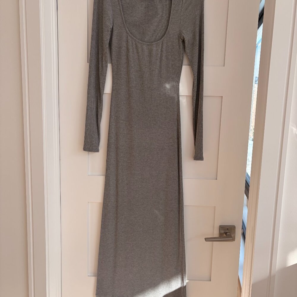 Brand new SKIMS Long Sleeve Ribbed Maxi Dress – Size S – New with Tags